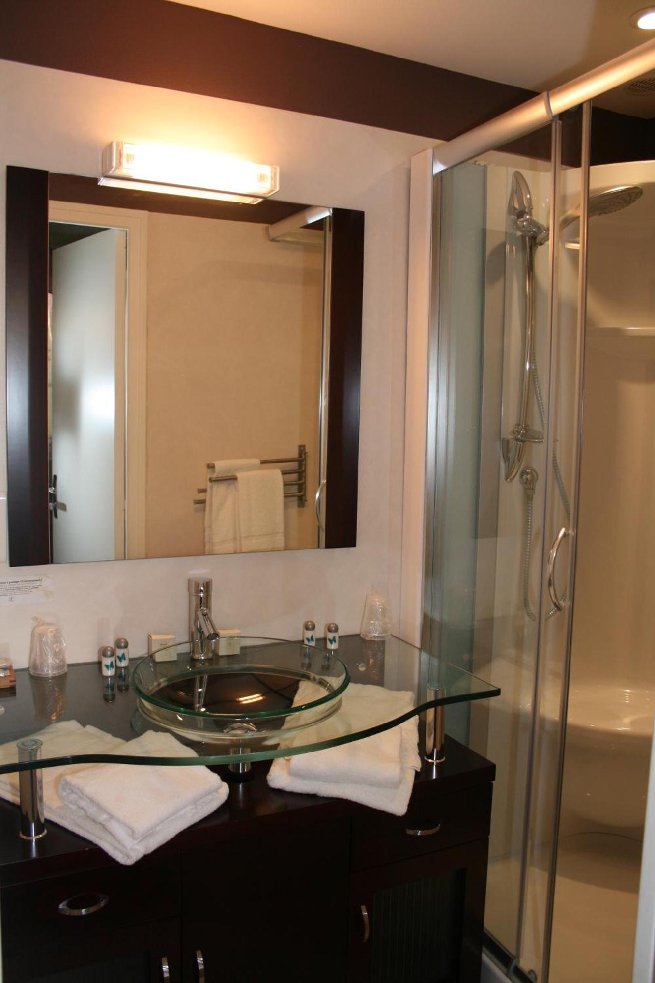 Hotel Logis Deshors-Foujanet Chamboulive Esterno foto