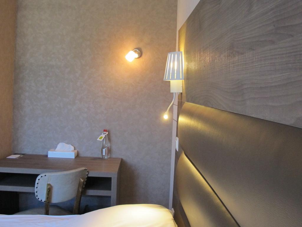 Hotel Logis Deshors-Foujanet Chamboulive Esterno foto