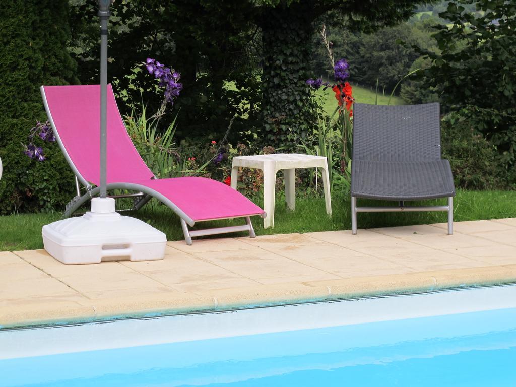 Hotel Logis Deshors-Foujanet Chamboulive Esterno foto