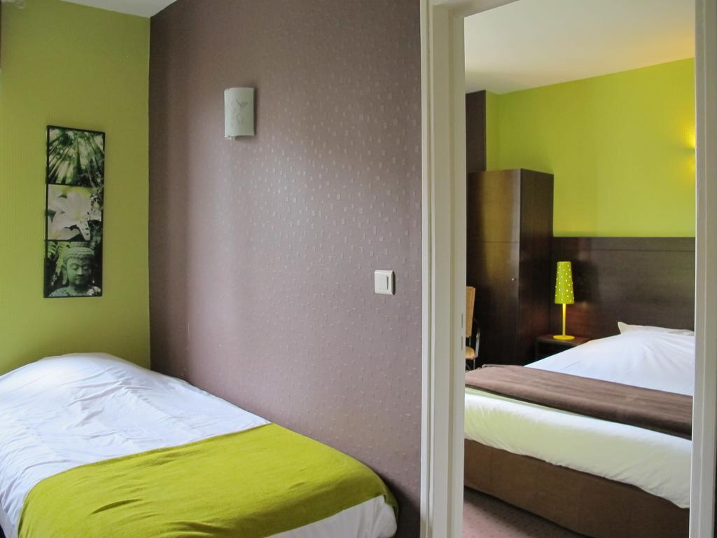 Hotel Logis Deshors-Foujanet Chamboulive Camera foto